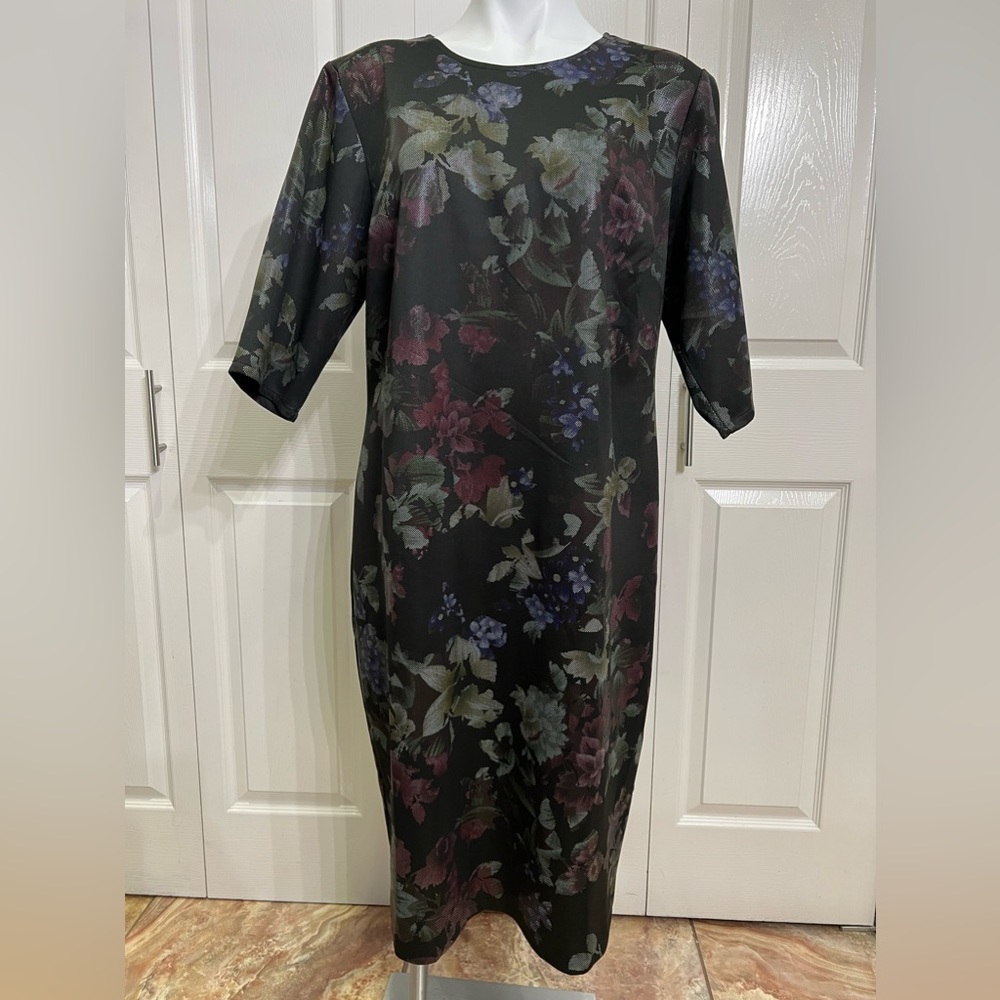 Somewhat metallic/shimmer flowers